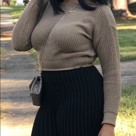 Khaki sweater, Size Large - Picture 6 of 6